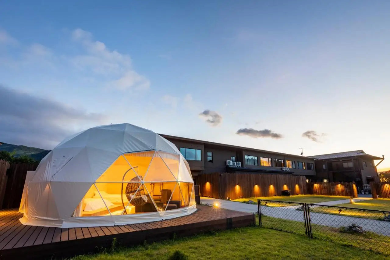 Dôme Géodésique Transparent 7M - Hébergement de Luxe pour Glamping