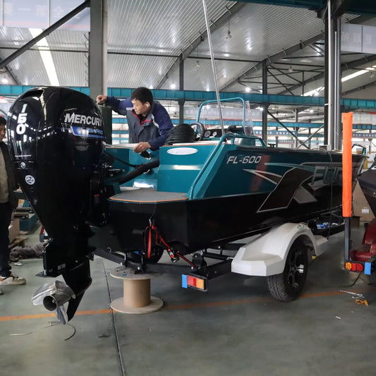 Yacht de Luxe FURREO FL600C 6m - Bateau à Moteur en Aluminium Haute Performance