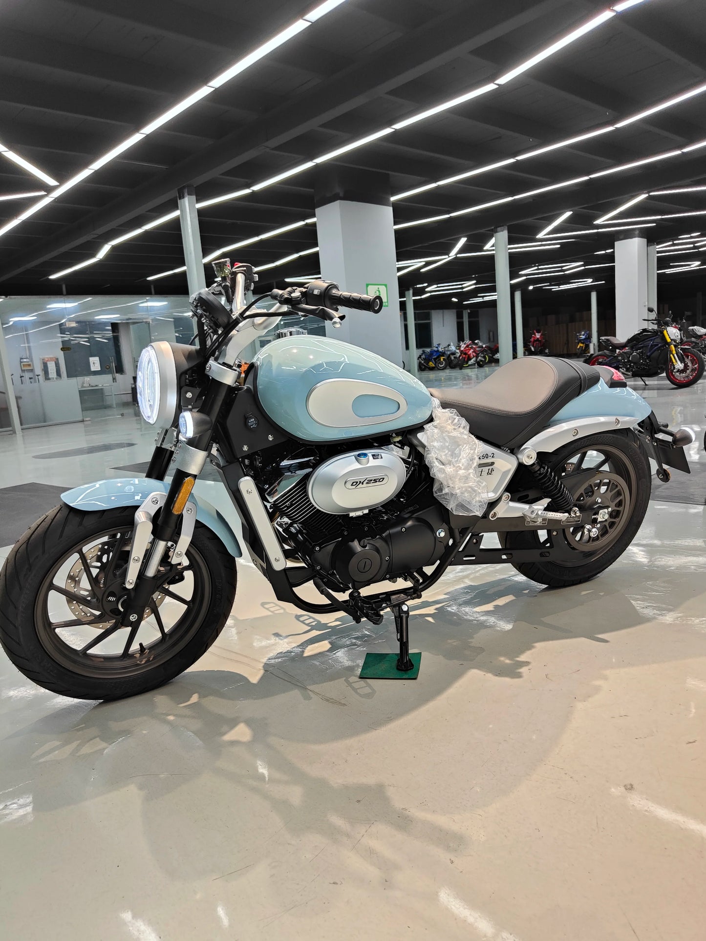 Moto Chopper 250CC Racing - Moteur V Bicylindre Refroidi par Air
